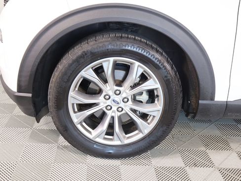 Used 2020 Ford Explorer XLT w/ Equipment Group 202A RWD image 18