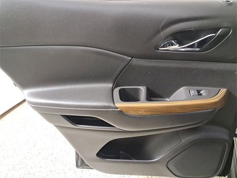 Used 2020 GMC Acadia SLE w/ Driver Convenience Package image 14