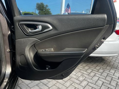 Used 2016 Chrysler 200 Limited image 13
