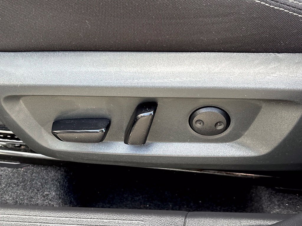 Certified 2026 Nissan Rogue SV FWD image 9