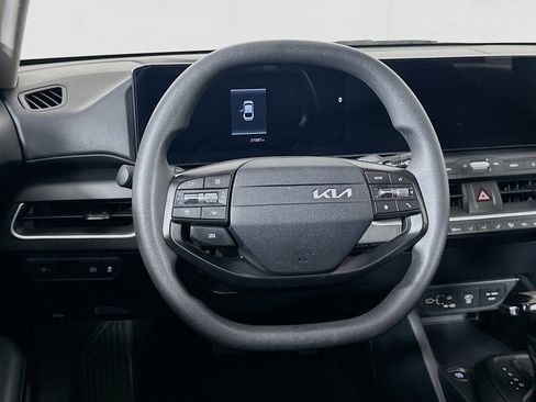 Used 2025 Kia K4 FWD image 18