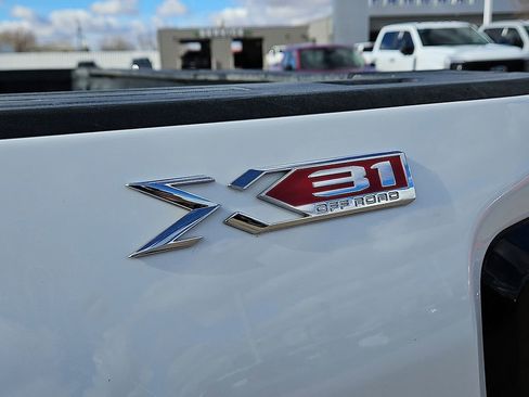 Used 2024 GMC Sierra 2500 SLE w/ SLE Value Package; image 6