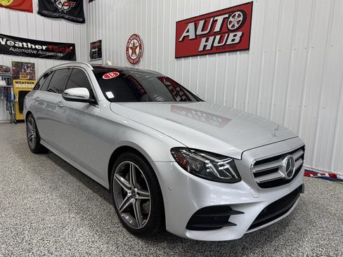 Used 2018 Mercedes-Benz E 400 4MATIC Wagon image 4