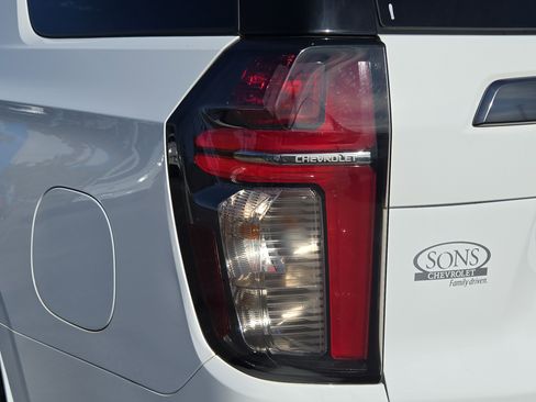 Used 2022 Chevrolet Tahoe Z71 w/ Z71 Off-Road Package image 13