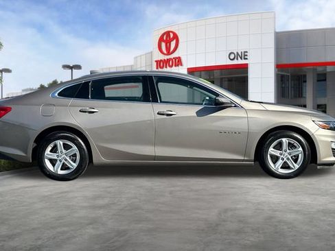 Used 2023 Chevrolet Malibu LT FWD image 3