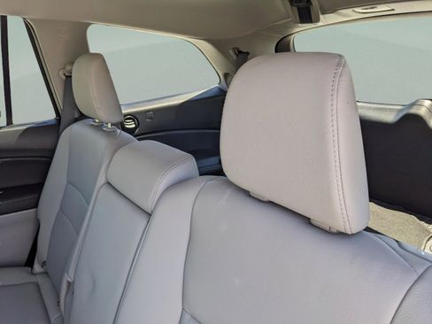Used 2018 Honda Pilot Touring image 18