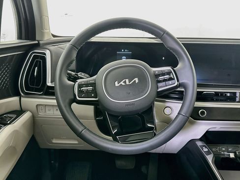 Used 2025 Kia Sorento EX w/ Panoramic Sunroof Package FWD image 18