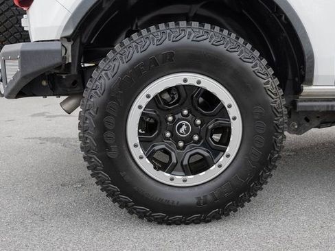 Used 2023 Ford Bronco Big Bend w/ Sasquatch Package image 10