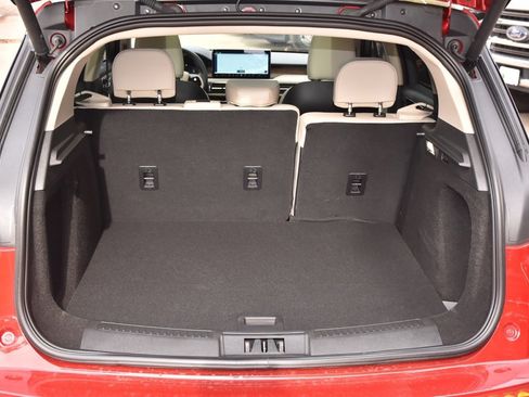 New 2026 Lincoln Corsair Reserve image 37