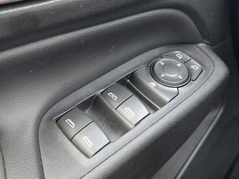 Used 2020 Chevrolet Equinox LT w/ LPO, Floor Liner Package FWD image 22