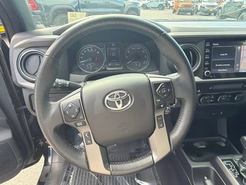 Used 2021 Toyota Tacoma TRD Off-Road w/ TRD Premium Off Road Package AWD/4WD image 16