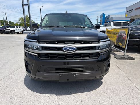 Used 2024 Ford Expedition XLT AWD/4WD image 3