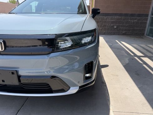 Used 2024 Honda Prologue Elite image 11