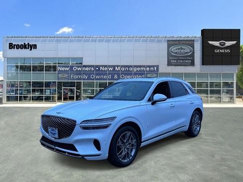 Used 2023 Genesis GV70 2.5T w/ Advanced Package image 8