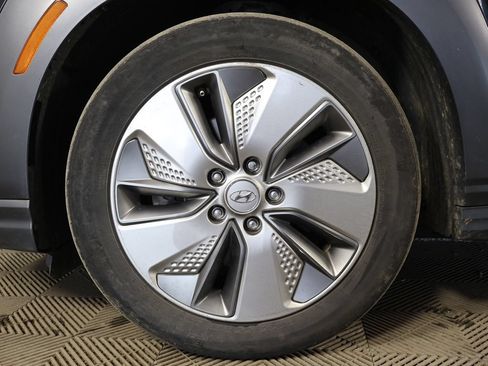 Certified 2021 Hyundai Kona Limited FWD image 17