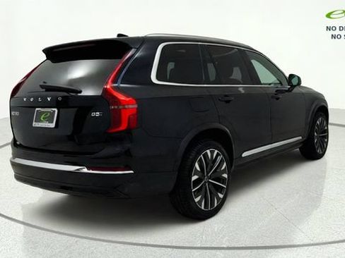 Used 2026 Volvo XC90 B5 Plus w/ Protection Package AWD/4WD image 7