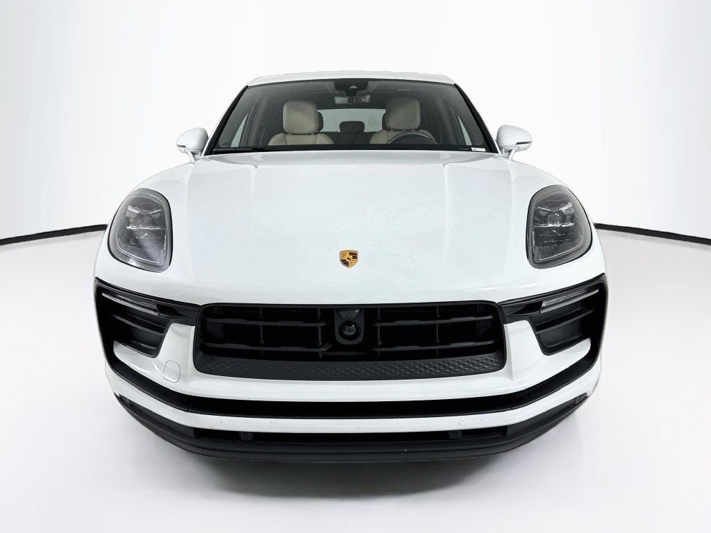 Certified 2023 Porsche Macan Turbo AWD/4WD image 10