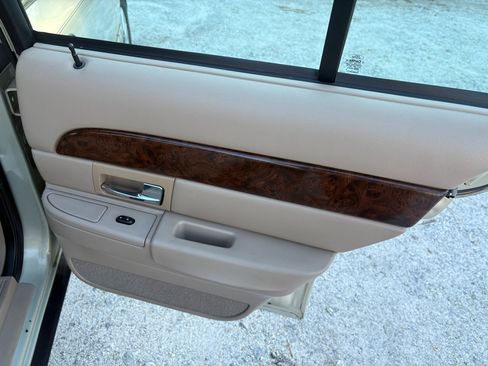 Used 2005 Mercury Grand Marquis GS image 12