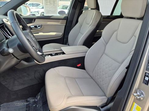 Used 2026 Volvo XC90 T8 Plus w/ Protection Package Premier AWD/4WD image 21