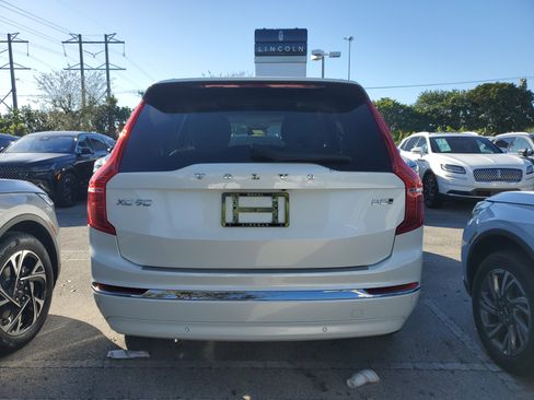 Used 2023 Volvo XC90 B5 Plus w/ Protection Package Premier image 3