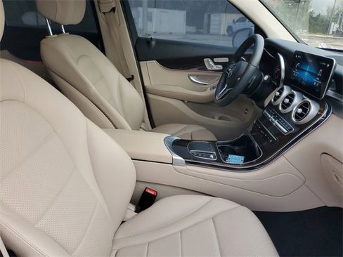 Used 2022 Mercedes-Benz GLC 300 image 36
