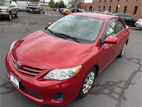 Used 2013 Toyota Corolla LE FWD image 1