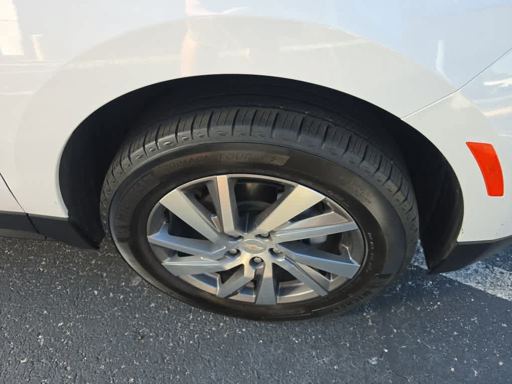 Used 2023 Chevrolet Equinox Premier AWD/4WD image 18