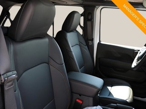 New 2025 Jeep Wrangler Unlimited Sahara AWD/4WD image 20
