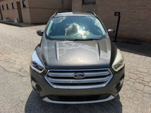 Used 2017 Ford Escape SE w/ Equipment Group 201A FWD image 3
