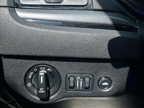 Used 2015 Chrysler 300 S image 23