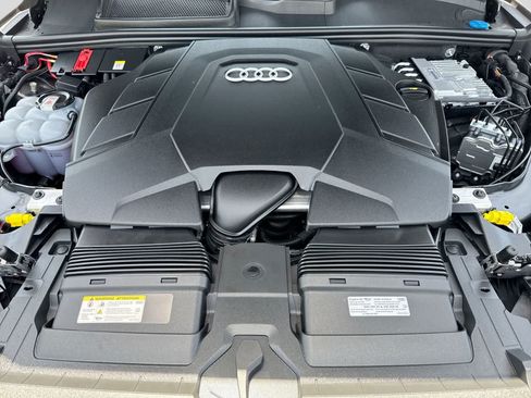 Used 2023 Audi Q7 3.0T Premium AWD/4WD image 21