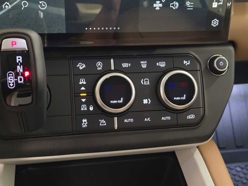 New 2026 Land Rover Defender 110 X-Dynamic SE AWD/4WD image 27