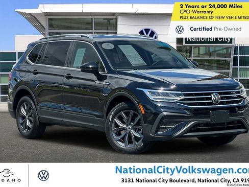 Used 2023 Volkswagen Tiguan SE image 1