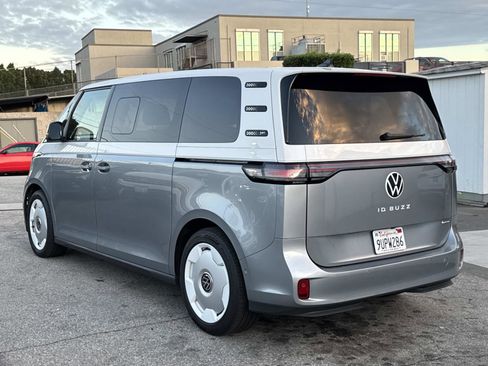 Certified 2025 Volkswagen ID. Buzz 1st Edition image 3
