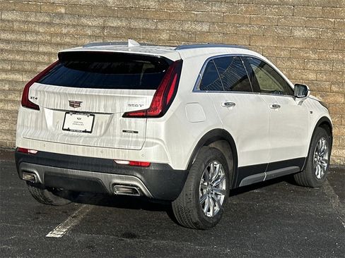 Used 2023 Cadillac XT4 Premium Luxury image 7