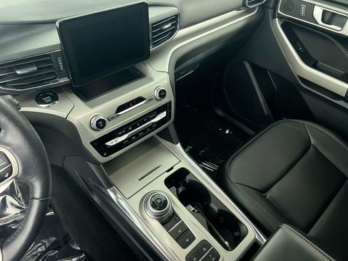 Used 2021 Ford Explorer XLT w/ Equipment Group 202A RWD image 23