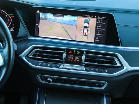 Used 2021 BMW X7 xDrive40i w/ Premium Package image 14