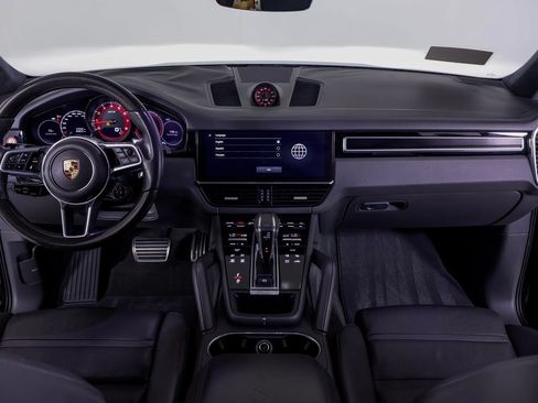 Certified 2023 Porsche Cayenne GTS w/ Premium Package Plus AWD/4WD image 7