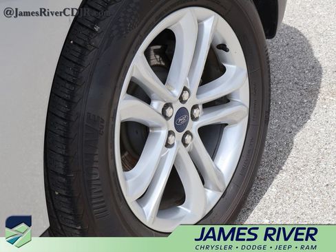 Used 2020 Ford Edge SEL w/ Cold Weather Package FWD image 38