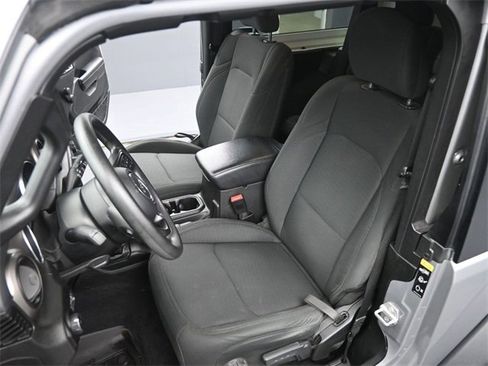 Used 2020 Jeep Wrangler Sport image 11
