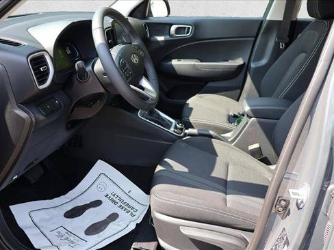 Used 2026 Hyundai Venue SEL FWD image 11