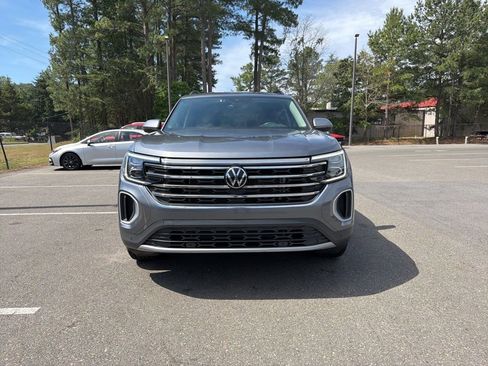 Used 2025 Volkswagen Atlas SE FWD image 3