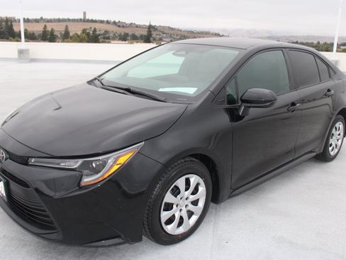 Certified 2023 Toyota Corolla LE FWD image 6