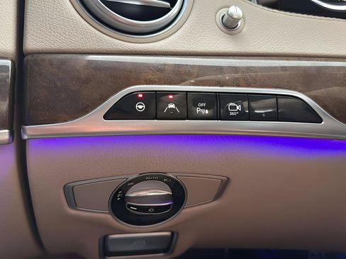 Used 2017 Mercedes-Benz S 550 Sedan image 40