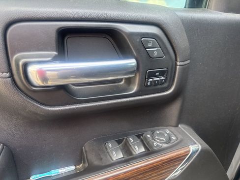 Used 2020 Chevrolet Silverado 1500 High Country w/ Technology Package image 7