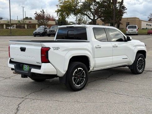 Used 2024 Toyota Tacoma TRD Sport w/ TRD Sport Upgrade Package image 5