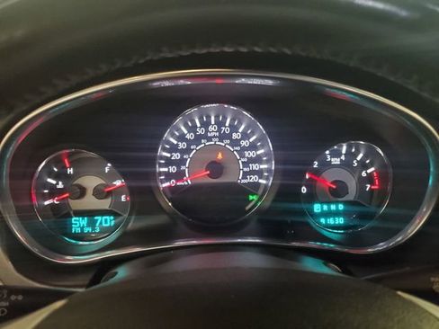 Used 2013 Chrysler 200 Touring FWD image 17