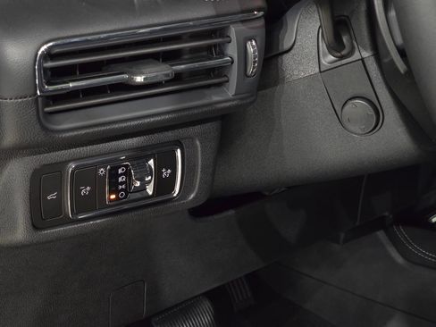 New 2026 Lincoln Corsair Premiere image 17