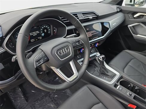 Used 2025 Audi Q3 2.0T Premium w/ Convenience Package image 19
