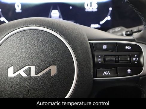 Certified 2024 Kia Sportage SX image 10